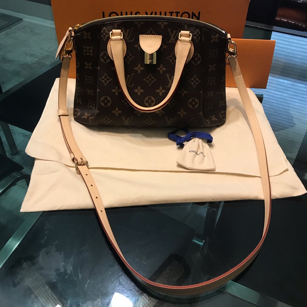 Louis Vuitton rivoli pm sold 🎉